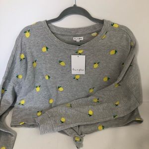 Girls Gray Short sweatshirt W/ lemons Size XL/TG